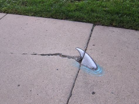 sidewalk chalk clip art | Shark Attack Sidewalk Chalk Drawing by David Zinn Sidewalk Chalk Art Ideas, Drawing Street, Street Chalk Art, Chalk Art Ideas, Illusion Kunst, Fun Chalk Art, David Zinn, 3d Chalk Art, Street Art Utopia