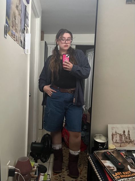 Cowboy Boot Outfits Plus Size, Jorts Outfits Midsize, Jorts Mid Size, Midsize Jorts Outfit, Plus Size Jorts Outfit Idea, Plus Size Jorts, Plus Size Glasses, Plus Size Flannel Outfits, Plus Size Tomboy Fashion