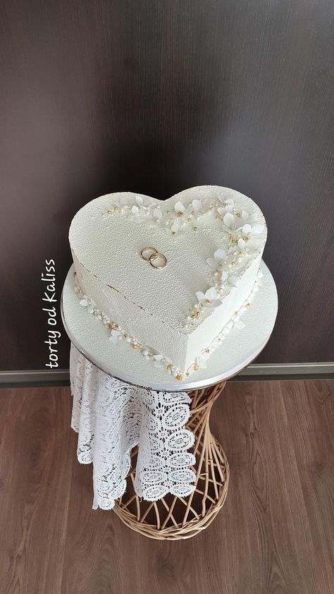 Heart Wedding Cake Designs, Cake Decorating Engagement, Heart Shaped Cakes Wedding, Heart Shaped Engagement Cake, Love Heart Wedding Cake, Heart Shaped Wedding Cakes Simple, Heart Engagement Cake, 2 Tier Heart Shaped Wedding Cake, Heart Shape Cake Designs For Anniversary