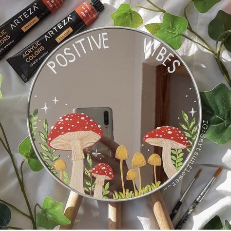 Mushroom Painted Mirror, Painting On Mirrors Ideas Easy, Mirror Painting Mushrooms, Mushroom Mirror Painting, Fun Mirror Ideas, Drawing On Mirror Ideas, Cute Mirror Painting Ideas, Things To Paint On Mirrors, Mirror Painting Ideas Aesthetic