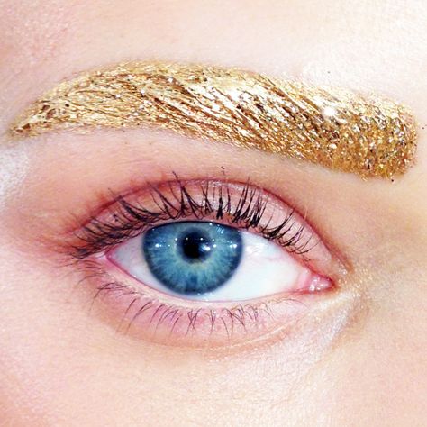 Colorful Eyebrows, Editorial Make-up, Glitter Eyebrows, New Hair Color Trends, Eyebrows Makeup, Glitter Photography, Runway Makeup, Beauty Make-up, Dior Makeup