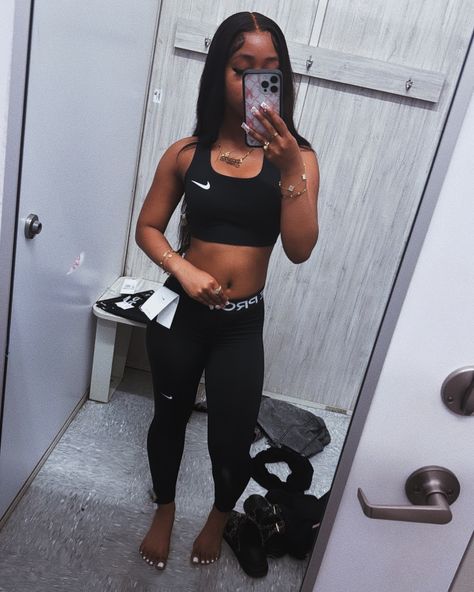 Finally got me some Nike pros Nike Leggings Outfit, Nike Pro Leggings Outfit, Nike Outfits For Women, Kids Outfits Daughters, Outfit Black Women, Fly Girls, Nike Outfit, Gangsta Style, Cute Lazy Day Outfits