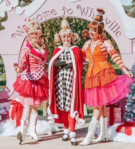 Whos From Whoville Costume, Whoville People Costume, The Grinch Parade Float Ideas, The Whos From Whoville Costumes, Whoville Characters Costumes Diy, Whoville Christmas Costumes, Who Costume Whoville, Whoville Parade Float Ideas, Whoville Characters Costumes