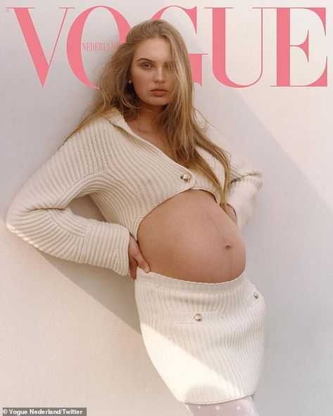 Inspirational: Covering Vogue Netherlands' Motherhood Issue, Romee Strijd has revealed she... Bette Franke, Miranda July, Pregnant Model, Pregnant Celebrities, Romee Strijd, Fashion Cover, Blonde Hair Looks, Img Models, Vogue Covers