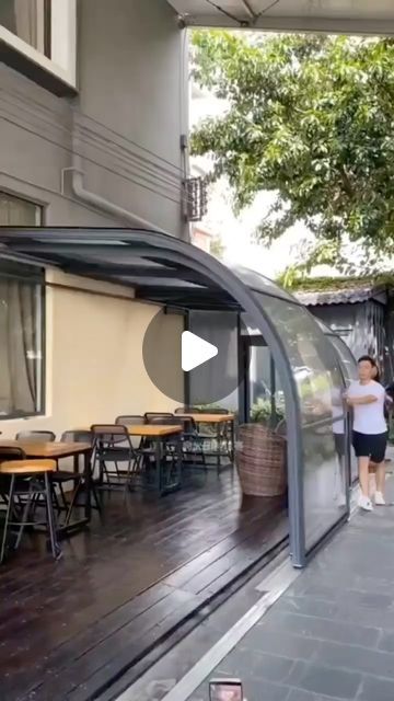 Design Future on Instagram: “Your thoughts about this system? “ glass retractable roof system “ 🎥 Source: minimumio #innovative #newtech #futuretech #engineeringWow…” Pool Small, Rooftop Terrace Design, Rooftop Design, Retractable Roof, Small Deck Decorating Ideas, Villa Plan, Exterior Wall Design, Modern Kitchen Design Open Concept, Exterior Color Schemes