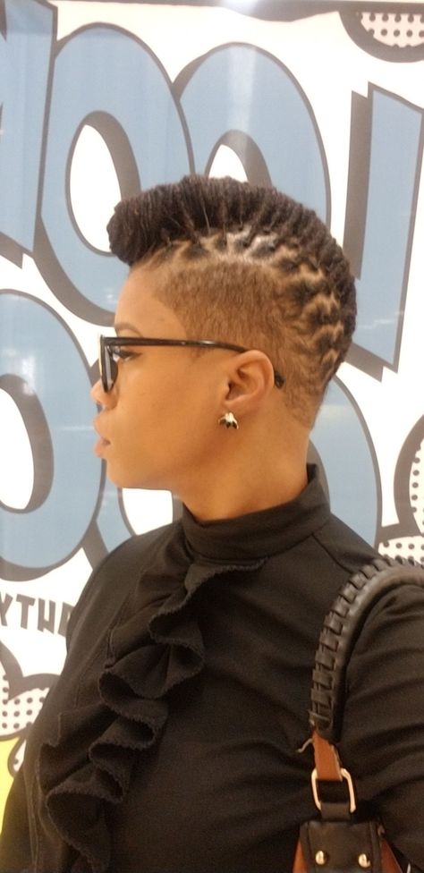 Pompadour Hairstyle Locs, Locs And Shaved Sides Black Women, Shaved Dreadlocks Styles, Mowhak Hairstyle Locs, Loc Updo Shaved Sides, Shaved Sides Loc Styles, Microlocs With Undercut, Shaved Side Locs Hairstyles, Loc Mohawk Styles Shaved Sides