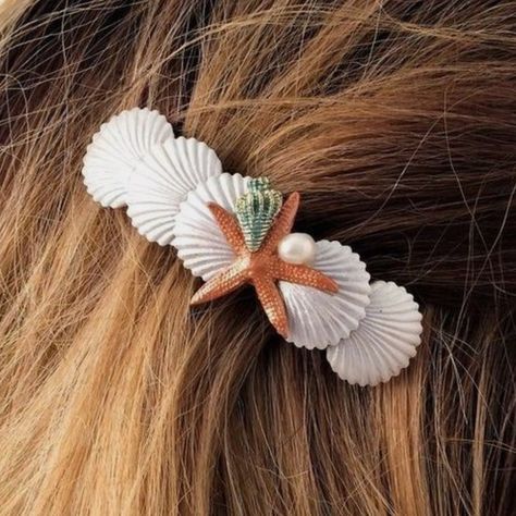 Seashell Hair, Art Coquillage, Sea Jewelry, Shell Crafts Diy, Sea Crafts, Stil Boho, Seashell Jewelry, Hair Medium, Beach Crafts