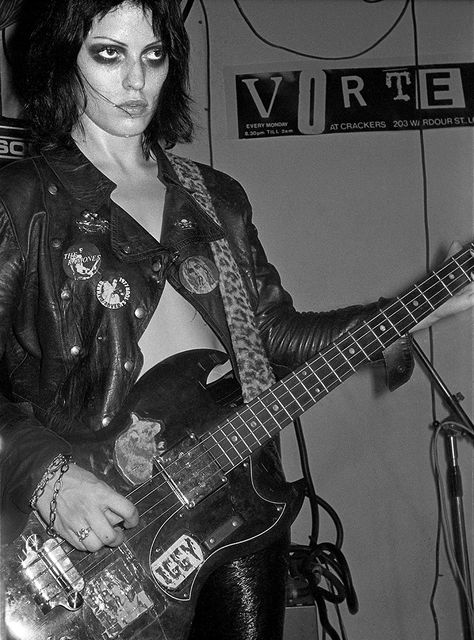 photographer derek ridgers talks punk then and now - i-D Gaye Advert, Derek Ridgers, Princesa Punk, Cultura Punk, 90s Punk, Estilo Punk Rock, 70s Punk, 80s Punk, Punk Culture