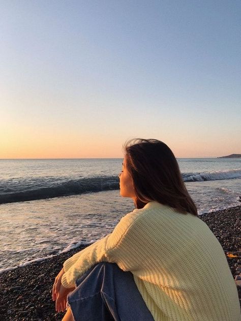 The Ocean, The Sun, A Woman, The Beach, Sun