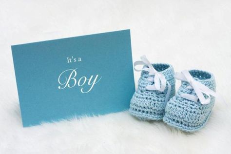 IT’s BLUE!!! | ARABIAN DIARIES.AE It's A Baby Boy Announcement, Its A Boy Anuncio, Its A Baby Boy Announcement, Vom Avea Un Copil, Gender Announcement, It's A Boy Announcement, Baby Boy Birth Announcement, Crown Drawing, Baby Boy Cards