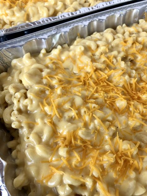 Crowd Size Macaroni And Cheese, Easy Mac And Cheese Recipe For A Crowd, Large Crowd Macaroni And Cheese, Large Macaroni And Cheese Recipe, Baked Mac And Cheese Recipe For Large Group, Macaroni And Cheese For 100 People, Creamy Mac And Cheese Recipe For A Crowd, Best Mac And Cheese For A Crowd, Mac And Cheese For Large Crowd