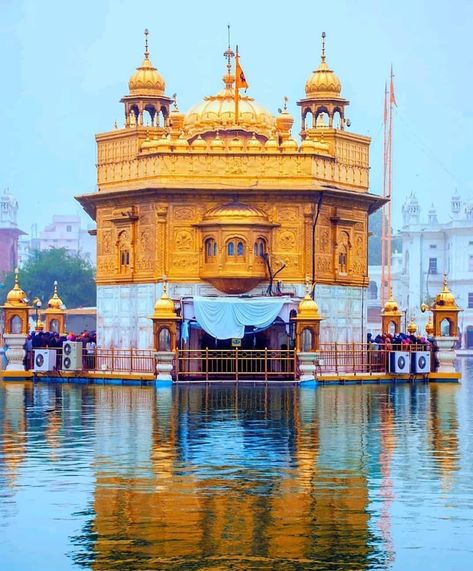 Golden Temple Amritsar on Instagram: “Ek onkar 🙏🏼…” Harmandir Sahib Wallpaper, Sri Harmandir Sahib, Ek Onkar, Guru Nanak Wallpaper, Harmandir Sahib, Golden Temple Amritsar, Sri Guru Granth Sahib, Temple Design For Home, Guru Pics