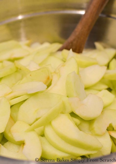 Green Apple Pie Recipe Easy, Green Apple Pie Filling, Recipes Using Green Apples Granny Smith, Green Apple Pie Recipe, Granny Smith Apple Pie Recipe, Betty Crocker Apple Pie, Granny Smith Apple Recipes, Granny Smith Apples Recipes, Freezer Apple Pie Filling