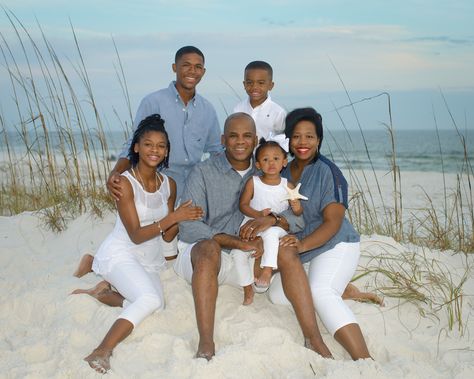 Vacation Portraits, Beach Photoshoot Family, Sunset Family Photos, Large Family Portraits, Family Beach Session, Extended Family Photos, Family Beach Portraits, Family Photoshoots, Summer Family Photos