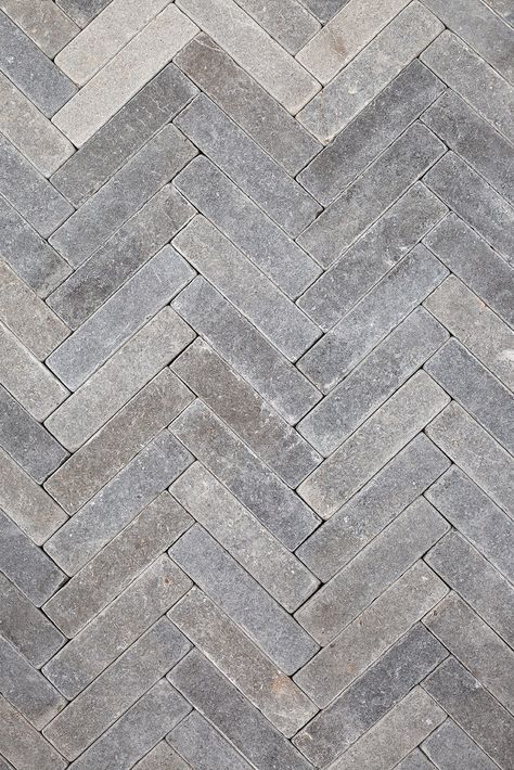 Herringbone Stone Flooring, Front Porch Tiles, Herringbone Paving, Driveway Courtyard, Quorn Stone, Brick Paver Driveway, Bungalow Garden, Pavers Design, Herringbone Brick