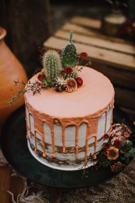 Desert Wedding Cake, Southwestern Wedding, Vegan Wedding Cake, Wedding Color Trends, Vegan Wedding, Chocolate Wedding Cake, Cake Inspo, Fall Wedding Cakes, Western Wedding