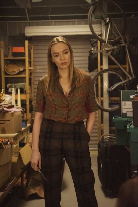 Killing Eve Season 2 Style | POPSUGAR Fashion Quick Costumes, Eve Best, Cl Fashion, Dark Academia Fashion, Academia Fashion, Outfits Hombre, Killing Eve, Jodie Comer, Eve Outfit