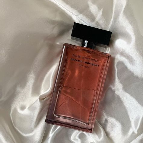 Narciso Rodriguez For Her Musc Noir Rose, Narciso Rodriguez Musc Noir Rose, For Her Narciso Rodriguez, Musc Noir Rose, Narciso Rodriguez Perfume, Summer Perfumes, Alcoholic Drinks Pictures, Summer Perfume, Fragrances Perfume Woman