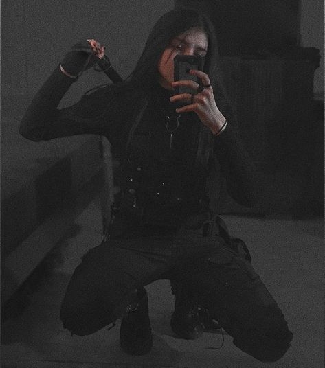 Female Black Outfit, Dystopian Aesthetic Clothes, Combat Clothes, Tech Wear, Ginger Black, Techwear Fashion, Rock N Roll Style, Alt Girls, Alt Style