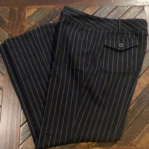 Excellent Used Condition Pinstripe Trousers Outfit, Txt Outfit, Striped Palazzo Pants, Work Aesthetic, High Waisted Cargo Pants, Pinstripe Trousers, Visual Archive, White Wide Leg Pants, Slacks Pants