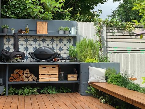 Backyard Kitchen Ideas, Kitchen Design Outdoor, Small Outdoor Kitchen Design, Design Outdoor Kitchen, Backyard Bbq Pit, Entertaining Garden, Garden Design London, Small Outdoor Kitchens, Outdoor Bbq Area