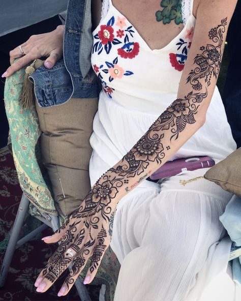 Full sleeve henna floral henna tattoo Full Arm Henna Tattoo, Full Body Henna Designs, Full Sleeve Henna Tattoo, Arm Mendhi, Full Arm Henna Designs, Henna Designs Arm Sleeve, Henna Arm Sleeve, Full Leg Henna, Henna Sleeve Tattoos For Women