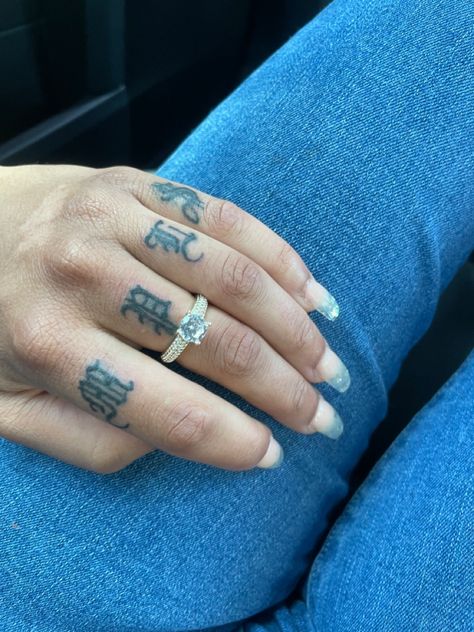 Word Tattoos On Fingers, Finger Tattoos Words Knuckles, Knuckle Lettering Tattoos, Finger Word Tattoos For Women, Letters On Fingers Tattoo, Hand Tattoos Letters, Finger Tattoos Lettering, Letter Hand Tattoo, Finger Tattoos Letters