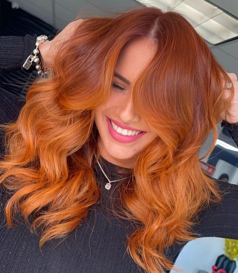 Copper Red Hair Balayage Copper Balayage Blue Eyes, Rose Gold Orange Copper Hair, Fall Cooper Hair Color, Ginger Balayage Copper Strawberry Blonde Ombre Hair, Fun Copper Hair Color Ideas, Cooper Hair Color Short Hair, Spring Copper Hair Color, Cute Color Hair Ideas, Bright Hair Colour Ideas