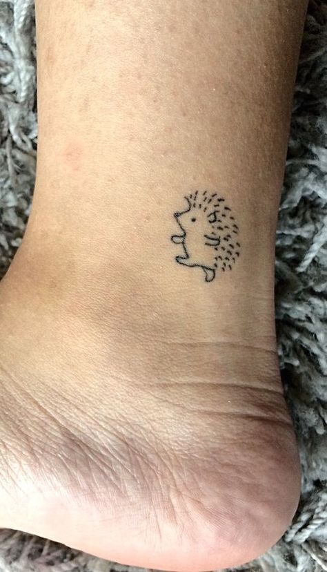 Most Creative Tiny Animal Tattoo Designs For Men And Women Tiny Animal Tattoo, Tattoo Designs, dog cat bird and ribbit Tattoo Designs Dog, Miniature Tattoos, Animal Tattoo Designs, Animal Tattoos For Men, Planet Tattoo, Animal Tattoos For Women, Cute Animal Tattoos, Tier Tattoo, Handpoke Tattoo