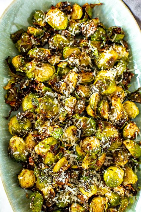 Brussel Sprout Airfryer, Garlic Parm Brussel Sprouts, Crispy Brussel Sprouts Air Fryer, Roasted Brussel Sprouts Air Fryer, Parm Brussel Sprouts, Air Fryer Brussel Sprout Recipes, Brussel Sprout Recipes Air Fryer, Air Fryer Brussel Sprouts, German Dinner