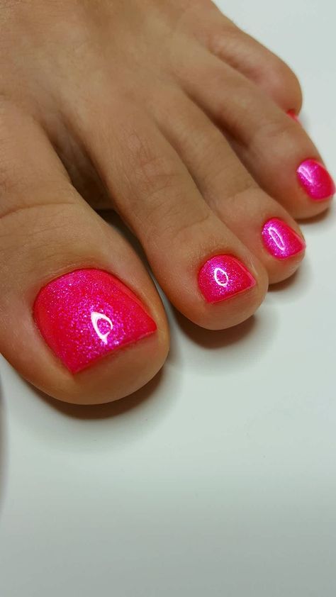 Fuschia Pedicure, Classy Mani Pedi Combos, Simple Summer Dip Nails, Toe Nail Summer Colors, Summer Toenail Colors 2024, Dip Nail Colors Summer 2024, Pedicure Ideas Summer 2024 Pink, Pink Toenail Designs, Pedicure Ideas Summer Classy