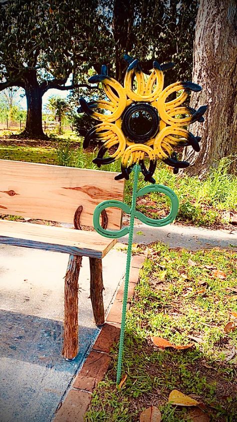 It’s all ready to go to its new home with Crystal Gasco Sunflower Metal Yard Art, Iron Yard Decor Metal Art, Welding Yard Art, Metal Yard Art Garden Decorations, Metal Garden Art Diy, Metal Flowers Diy Yard Art, Welded Yard Art, Metal Yard Art Ideas, Bolt Crafts