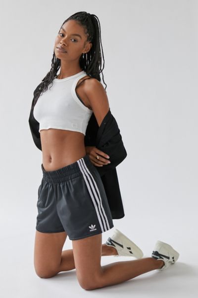 Long Athletic Shorts Women, Adidas Shorts Women Outfit, Jersey Shorts Outfit, Addidas Shorts, Adidas Shorts Outfit, Electric Picnic, Adidas Shorts Women, Adidas Activewear, Adidas Short