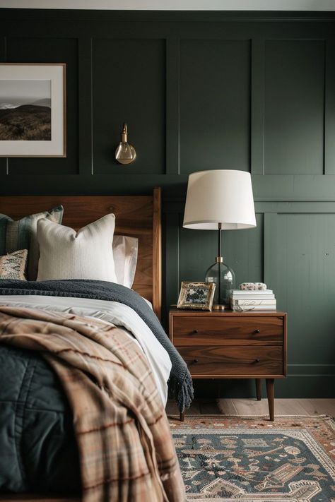 Bedroom Ideas Dark Flooring, Bedroom Decor Dark Walls, Dark Green Master Bedrooms Decor Cozy, Dark Green Farmhouse Bedroom, Bedroom Dark Wood Furniture, Timeless Bedroom Decor, Green Guest Bedroom, Natural Decor Ideas, Modern Classic Bedroom Design