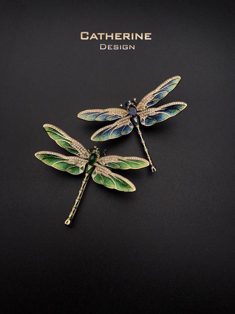 Dragon Flys, Bijoux Art Nouveau, Creepy Drawings, Diamond Necklace Designs, Insect Jewelry, Insect Art, Egyptian Art, Brooches Handmade, Work Looks