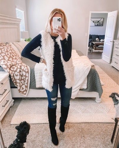 White Fur Vest Outfit Winter, Cream Fur Vest Outfit, White Fur Vest Outfit Ideas, White Fuzzy Vest Outfit, Faux Fur Vest Outfit Fall Styles, White Fluffy Vest Outfit, Long Fur Vest Outfit, Faux Fur Vest Outfit, White Fur Vest Outfit