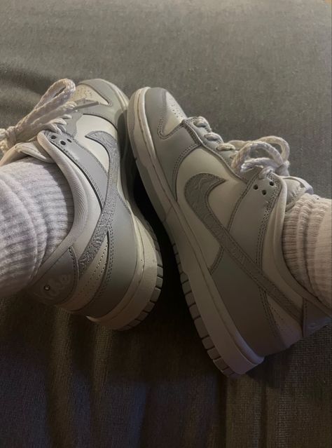 #nike #dunks #womenssneakers Nike Dunks Aesthetic Women, Ivory Hyper Royal Dunks, Ivory Dunks, Nike Dunks Paisley, Nike Dunk Undefeated, Swaggy Outfits, Nike Dunks, My Vibe, Womens Sneakers