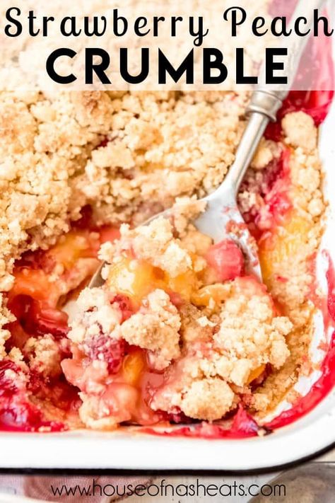 Peach Crumble Recipe, Peaches And Strawberries, Homemade Milk Chocolate, Strawberry Cobbler, Peach Dessert Recipes, Scoop Of Ice Cream, Peach Crumble, Pie Crumble, Fruit Dessert Recipes