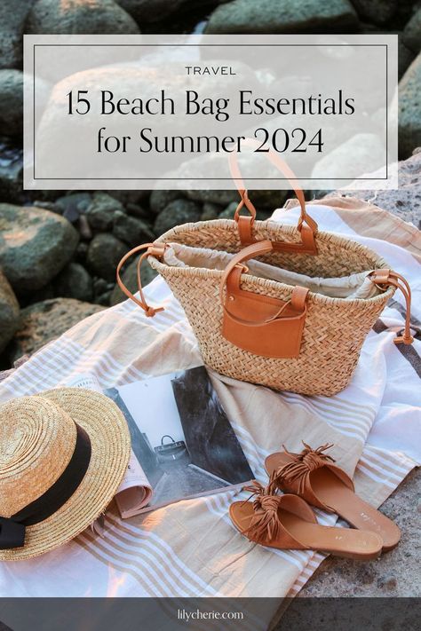 beach bag essentials What To Pack For Beach Day, Beach Essentials For Women, Beach Day Packing List, Beach Packing List, Paris Packing List, What To Pack For Vacation, Italy Packing List, Beach Day Essentials, Chic Travel Outfit