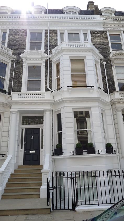 Mercury lived at 12 Stafford Terrace in Kensington, London, before moving into Garden Lodge Freddie Mercury House, Mary Austin Freddie Mercury, Mr Fahrenheit, Homes In London, Garden Lodge, Mary Austin, Freddy Mercury, Kensington London, Queen Freddie Mercury