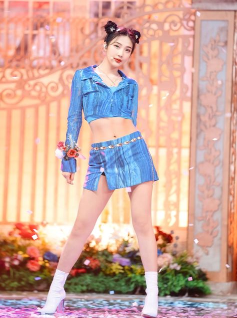 Joy Kpop, Feel My Rhythm, Park Sooyoung, Red Velvet Joy, Event Outfit, Velvet Fashion, Kpop Outfits, Stage Outfits, Pop Star