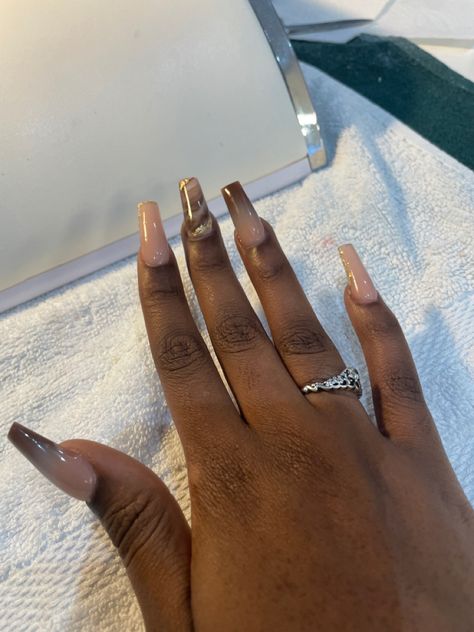 Brown Nails With Gold Flakes, Marble Nails Gold Flakes, Marble Nails With Gold Flakes, Marble Nails With Gold, Brown Marble Nails, Brown Ombre Nails, Nails With Gold Flakes, 19 Birthday, Nails With Gold