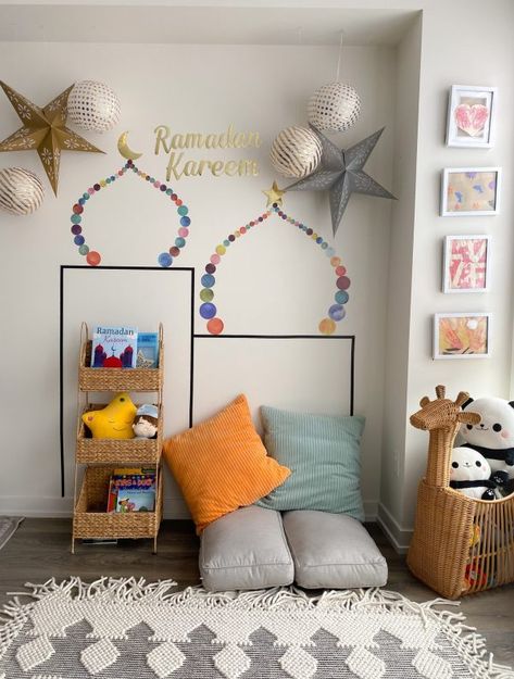 Kids islamic decor - DIY washi tape masjid - Hana's Happy Home Ramdan Decore Ideas For Kids, Ramdan Karim Decoration, Ramadan Decoration For Kids, Ramadan Theme Decoration, Ramdan Decore Ideas, Ramadhan Decor Ideas, Ramadan Decorations Ideas Diy, Ramadhan Decoration, Ramadan Event