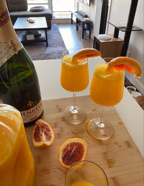 mimosas, blood orange mimosas, champagne, orange juice, orange juice cocktails, bubbly, easy cocktail, cute cocktails Homemade Mimosa, Cute Cocktails, Friends Vibe, Orange Mimosa, Orange Juice Cocktails, Champagne Orange, Juice Cocktails, Easy Cocktail, Easy Cocktails