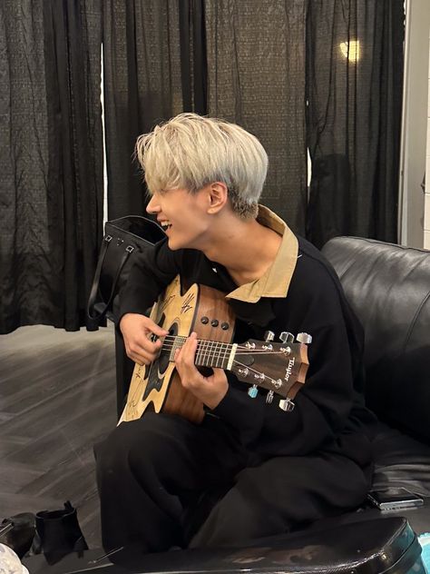 Jay Enhypen Playing Guitar, Jay Bf Pics, Enhypen Jay Guitar, Jay Boyfie Material, Jay Boyfriend Material Pic, Jay Bf Material Wallpaper, Enhypen Boyfriend Pics, Kpop Bf Material, Park Jongseong Boyfriend Material