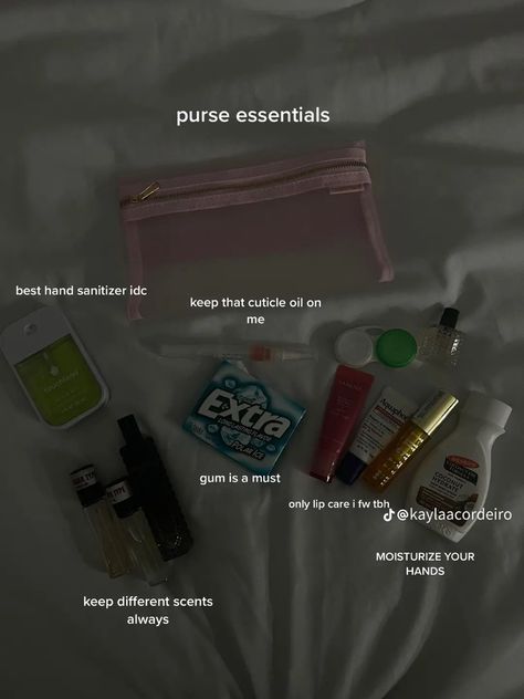 Hygiene Bag, School Supplies Highschool, Everyday Bag Essentials, Pretty School Supplies, School Bag Essentials, Backpack Essentials, Purse Essentials, Colored Acrylic, Handbag Essentials