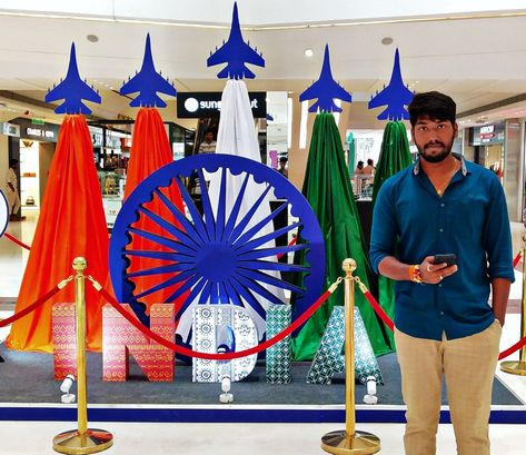 Independence Day Backdrop Indian, Independence Day Theme Decoration, Republic Day Stage Decoration, Independence Day Stage Decoration, 15th August Decoration Ideas, Republic Day Decoration In School, Independence Day Decoration School, 15 August Independence Day Decoration, 15 August Decoration Ideas