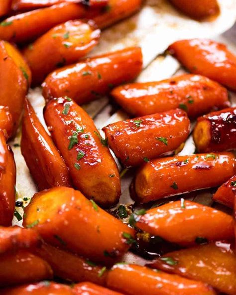 Brown Sugar Glazed Carrots, Glazed Carrots Recipe, Honey Glazed Carrots, Carrots Recipe, Recipetin Eats, Recipe Tin, Glazed Carrots, Carrot Recipes, Veggie Side Dishes