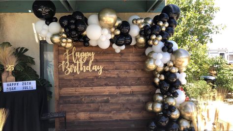 Balloon Backdrop For Men, 30th Birthday Backdrop For Men, Mens Birthday Backdrop, Rustic Birthday Party Ideas For Men, Beer Balloon Arch, 40th Birthday Backdrop For Men, Beer Balloon Garland, Birthday Backdrop Ideas For Men Diy, 30th Birthday Backdrop Ideas