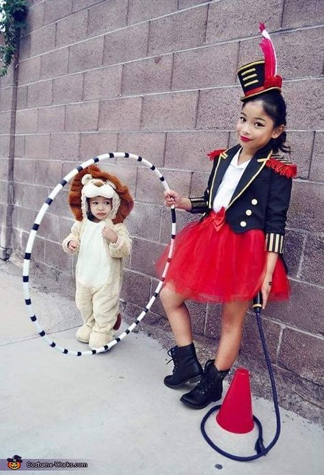 Circus Ringmaster Lion Tamer - Halloween Costume Contest via @costume_works Lion Tamer Halloween Costume, Lion Tamer Costume, Karneval Diy, Sibling Halloween Costumes, Circus Ringmaster, Ringmaster Costume, Sibling Costume, Kostum Halloween, Costume Carnaval